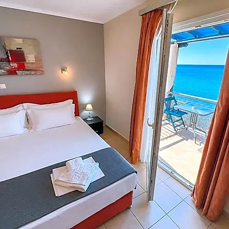 Plaka Aparthotel